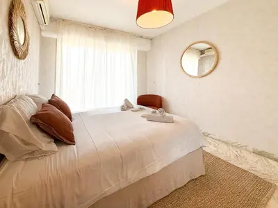 Un ou plusieurs lits dans un hébergement de l'établissement Sea View Apartment - Croisette