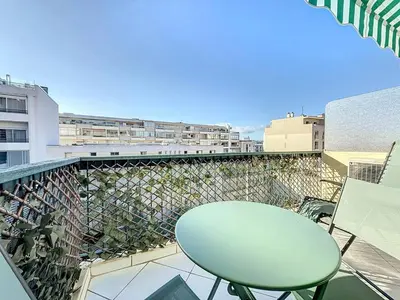 Balcon ou terrasse dans l'établissement INTUITION Studio avec terrasse 3min Croisette