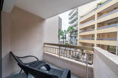 Balcon ou terrasse dans l'établissement One-bedroom apartment in Juan-les-Pins