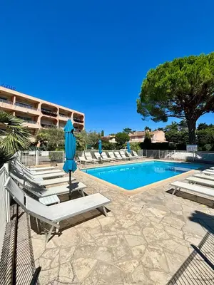 Piscine de l'établissement Grand studio climatisé, piscine, plage 5mn, parking gratuit ou située à proximité