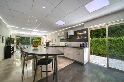 Cuisine ou kitchenette dans l'établissement REF 1413 - Cannes Center Appartment for rent