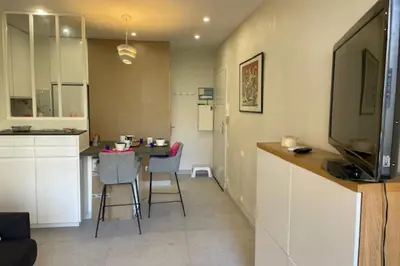 Cuisine ou kitchenette dans l'établissement Apartment for 2 with balcony near beach