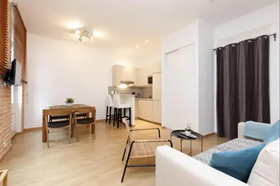 Cuisine ou kitchenette dans l'établissement Appartement centre-ville à 5 min du palais des festivals