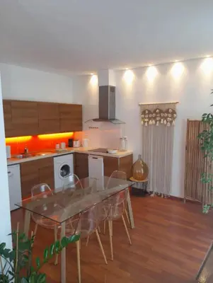 Cuisine ou kitchenette dans l'établissement One bedroom with balcony Rue Chabaud
