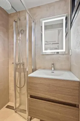 Salle de bains dans l'établissement REF 2021 -Cannes Centre Croisette - Apartment for rent