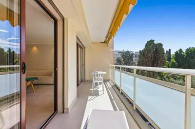 Balcon ou terrasse dans l'établissement REF 2021 -Cannes Centre Croisette - Apartment for rent