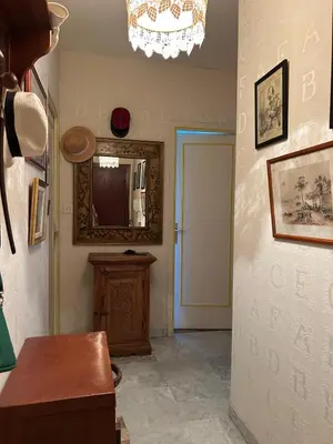 Télévision ou salle de divertissement dans l'établissement Cozy Cannes Studio - 12 Min Walk To The Beach - Free Parking