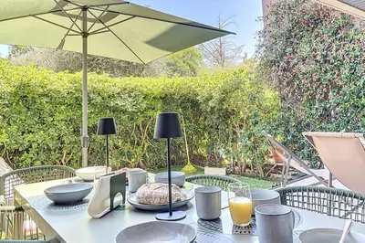 Jardin de l'établissement Jardin privé Piscine & Tennis 15 min à pied dAntibes Centre
