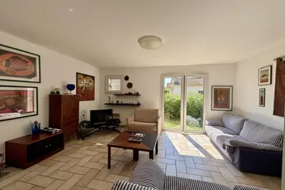 Coin salon dans l'établissement Charming house with balcony and garden