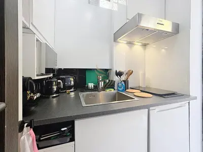 Cuisine ou kitchenette dans l'établissement Studio l'Atelier – Parking & Beaches 15 min Walk