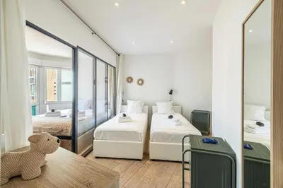Un ou plusieurs lits dans un hébergement de l'établissement Superb flat - 2BR- 4 P - Cannes