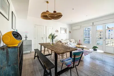 Coin salon dans l'établissement Superb flat - 2BR- 4 P - Cannes