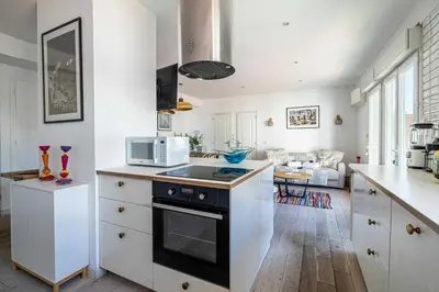 Cuisine ou kitchenette dans l'établissement Superb flat - 2BR- 4 P - Cannes