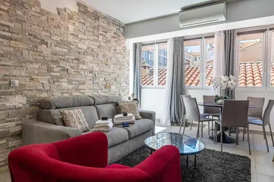 Coin salon dans l'établissement Charming flat - AC - 2BR - 6P - Cannes