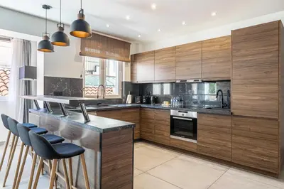 Cuisine ou kitchenette dans l'établissement Charming flat - AC - 2BR - 6P - Cannes