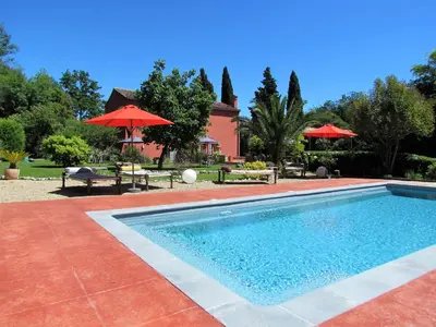 Piscine de l'établissement Villa Chandra ou située à proximité