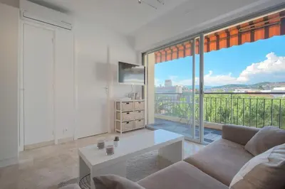 Plan de l'établissement Magnifique studio dans le centre-ville de Cannes