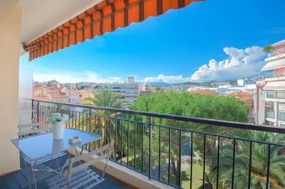 Plan de l'établissement Magnifique studio dans le centre-ville de Cannes