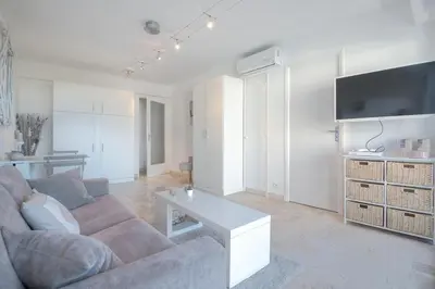Plan de l'établissement Magnifique studio dans le centre-ville de Cannes
