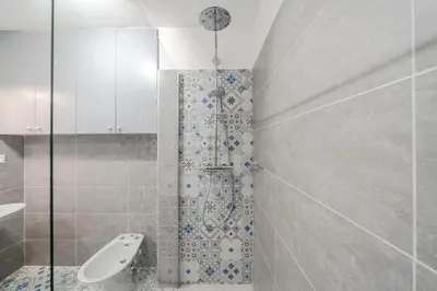 Salle de bains dans l'établissement Wdf 2 bedrooms heart of Cannes!!