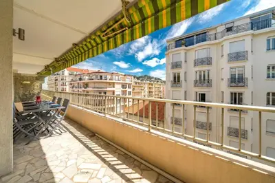 Balcon ou terrasse dans l'établissement Wdf 2 bedrooms heart of Cannes!!