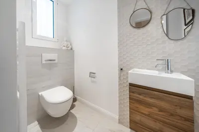 Salle de bains dans l'établissement Contemporary house in the center of Cannes with a pool and relaxation area