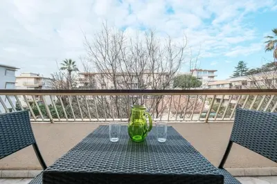 Balcon ou terrasse dans l'établissement Wonderful 1 bedroom 3 min walk to the Croisette!