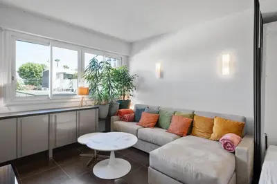 Coin salon dans l'établissement Agréable studio à deux pas de la Croisette