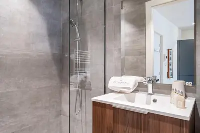 Salle de bains dans l'établissement Pleasant 2 bedroom in the heart of Cannes