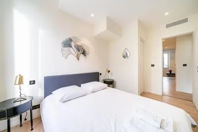 Un ou plusieurs lits dans un hébergement de l'établissement Pleasant 2 bedroom in the heart of Cannes