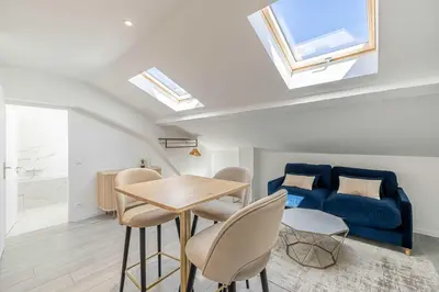Coin salon dans l'établissement Renovated and Bright Studio 3P - Cannes