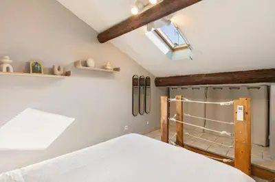 Un ou plusieurs lits dans un hébergement de l'établissement Duplex au cœur du vieil Antibes, Le Jamesy