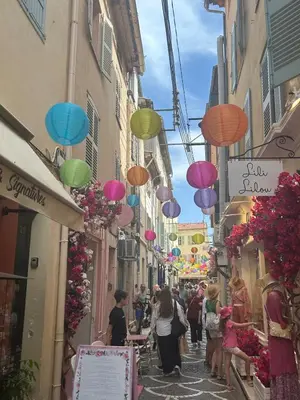 Clients de l'établissement Lumineux Grand 2pièces Antibes, Vieil Antibes
