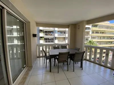 Balcon ou terrasse dans l'établissement Cannes Proche Croisette - Appartement 3 pièces