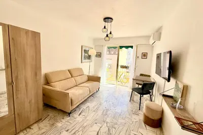 Télévision ou salle de divertissement dans l'établissement Antibes Centre Ville - Studio 2 personnes