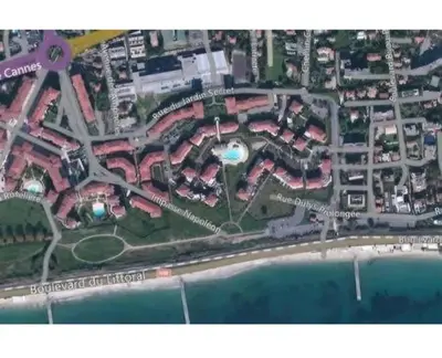 Vue générale sur la mer ou vue sur la mer prise depuis l'appartement