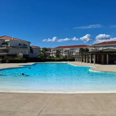 Grand studio front de mer climatisé-piscine-parking- Juan les pins