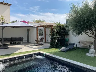 Piscine de l'établissement Beautiful Villa, 8p, comfort, quiet, beaches and center ou située à proximité