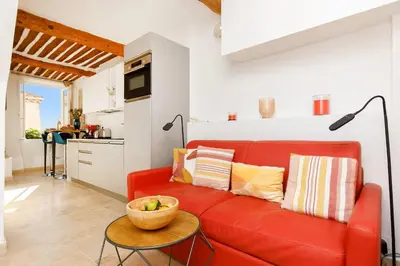 Cuisine ou kitchenette dans l'établissement Fabulous old-town house, Vue Mer Terrasse, Philomer, 3 appartements