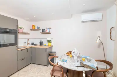 Cuisine ou kitchenette dans l'établissement La Touraque by Evasion Riviera, Vieil Antibes, Remparts