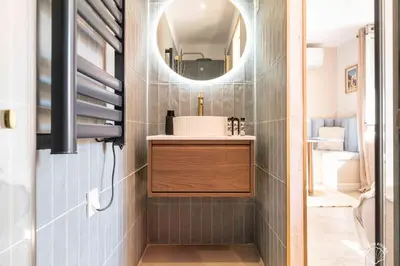 Salle de bains dans l'établissement La Touraque by Evasion Riviera, Vieil Antibes, Remparts