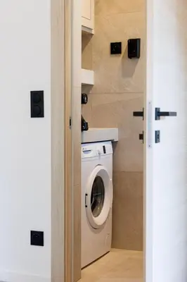 Plan de l'établissement Suite Cigale Jaune avec terrasse et piscine à Antibes