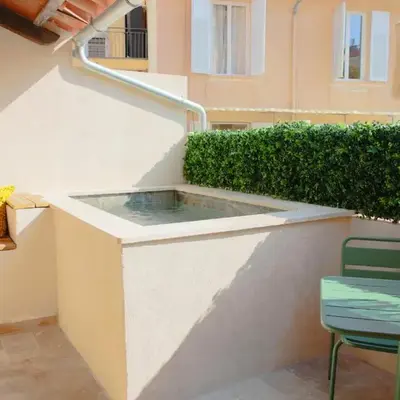 Suite Cigale Jaune avec terrasse et piscine à Antibes