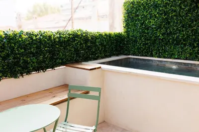 Plan de l'établissement Suite Cigale Bleue avec terrasse et piscine à Antibes