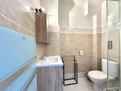 Salle de bains dans l'établissement Studio proche mer