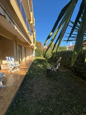Jardin de l'établissement Charming apartment with garden in Antibes