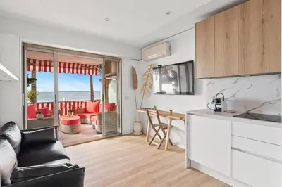 Cuisine ou kitchenette dans l'établissement Constellation, exceptional sea view!