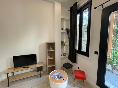 Télévision ou salle de divertissement dans l'établissement Pasteur, Vieil Antibes, Proche port