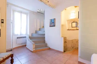 Plan de l'établissement Charmante maison de ville au cœur du Vieil Antibes