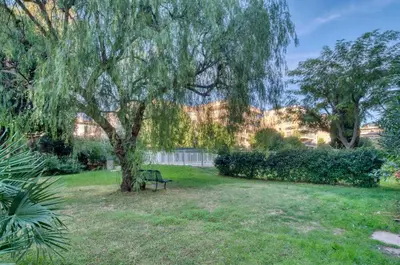 Jardin de l'établissement A C 2BDR 6P flat just two minutes from the beach!